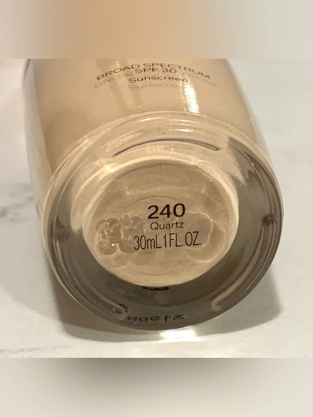 Shiseido Revitalessence 240 QUARTZ Skin Glow Foundation